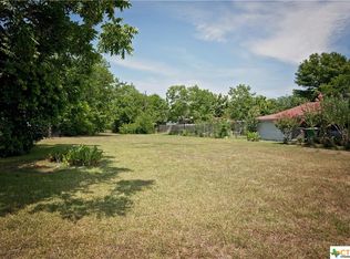 804 E Park Ave, Victoria, TX 77901