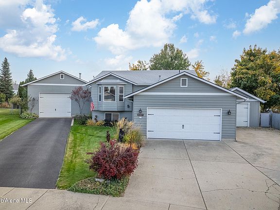 2nd image of 617 W Lariat Ct