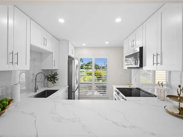 378 Palm DR #1, NAPLES, FL 34112