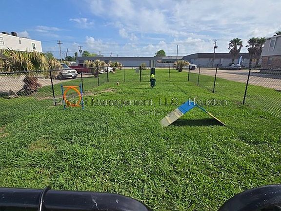 4th image of 105 Cemetery Rd #235