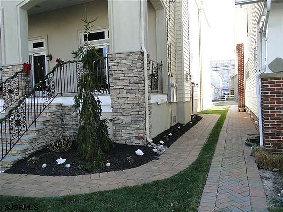 2nd image of 1515 Central Ave