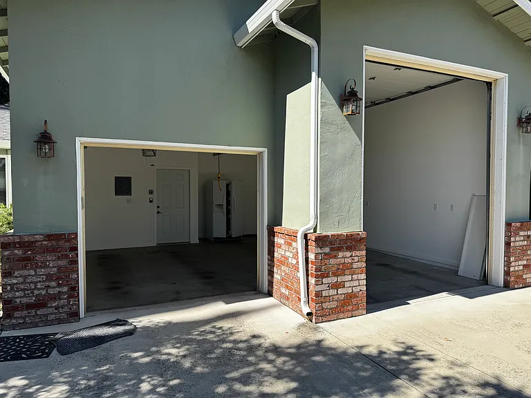 2131 Fernvale Dr — Photo 14
