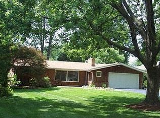 2076 Devonshire Rd, Bloomfield Hills, MI 48302