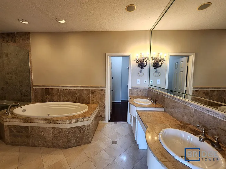 319 Birdsall St — Photo 14