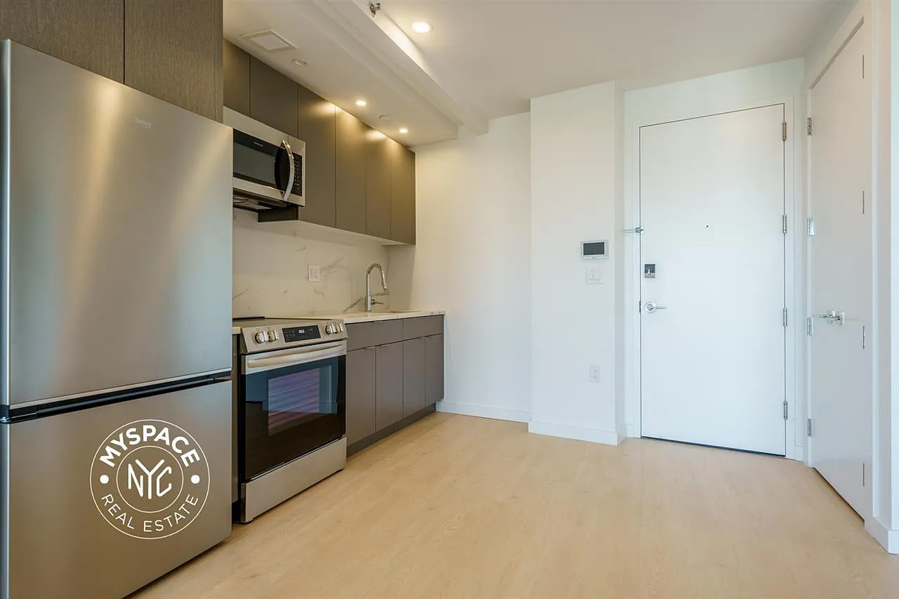 1499 Bedford Avenue — Photo 3