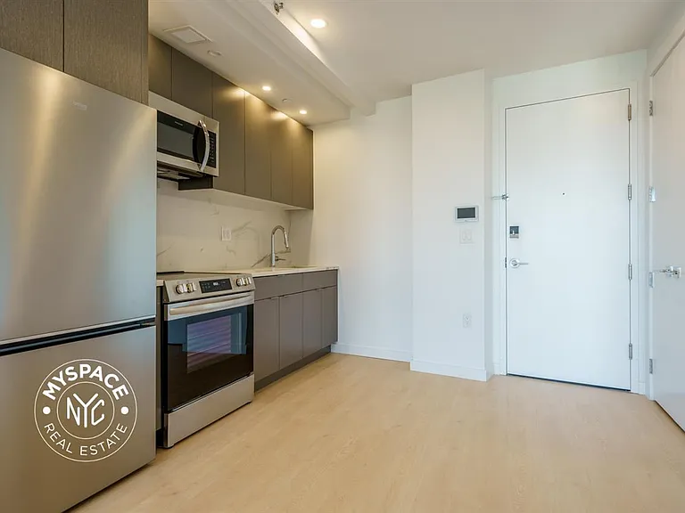 1499 Bedford Ave #9P — Photo 3
