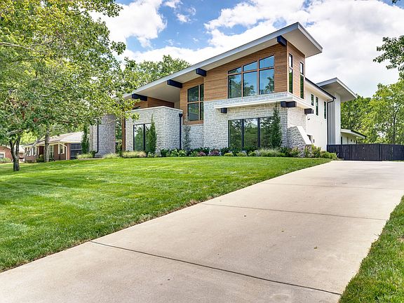 2nd image of 6733 Fleetwood Dr