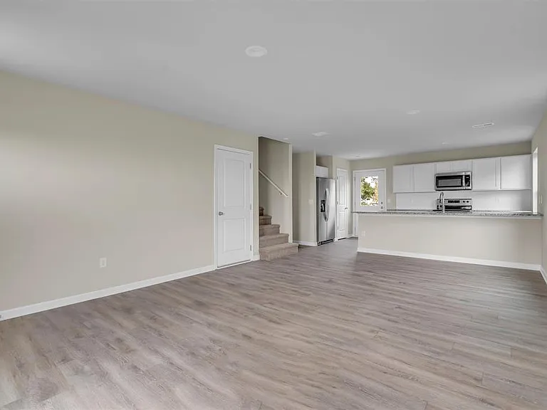 2706 S Cypress St — Photo 3
