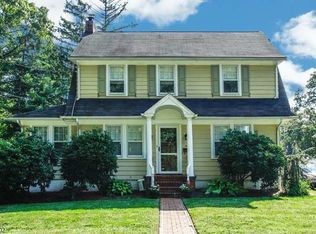 382 Dartmouth Ave, Wyckoff, NJ 07481
