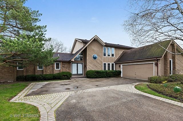 1st image of 275 Red Oak Ln