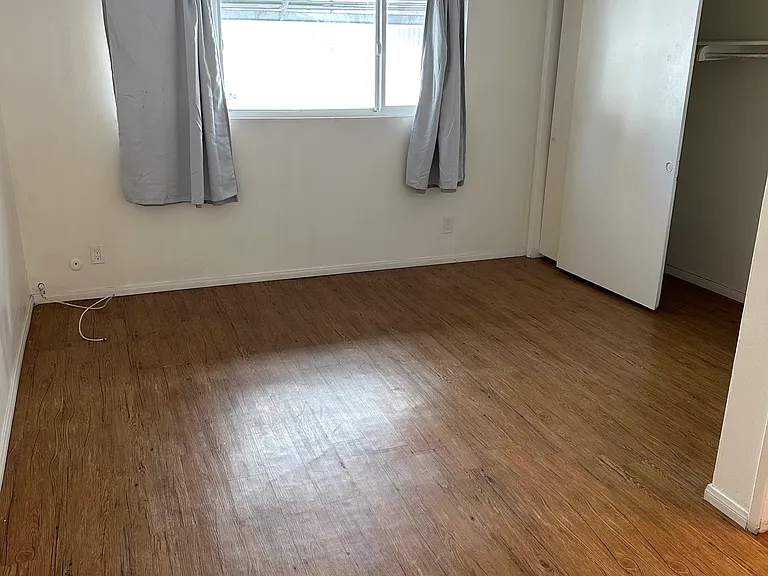554 Joann St #B — Photo 5