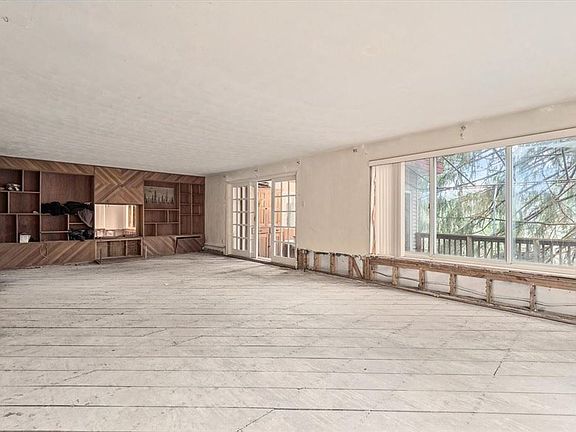 5th image of 1207 Greenhill Rd