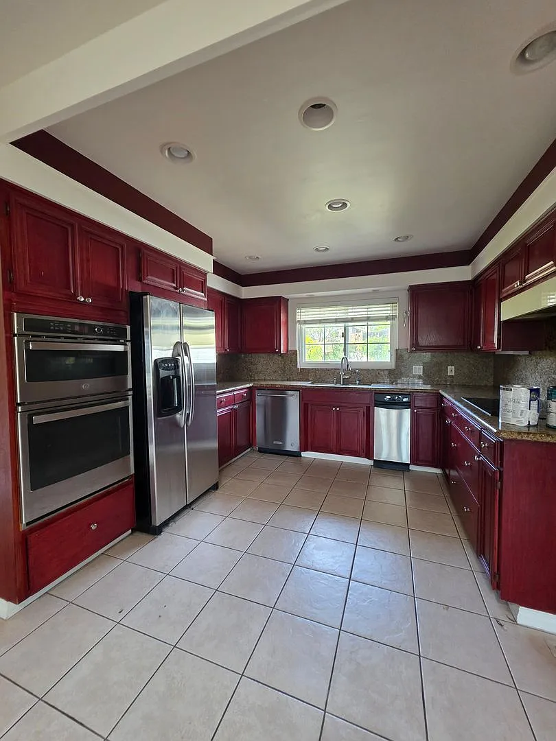 Stunning Del Cerro View Home with Spacious Split-Level Layout — Photo 2