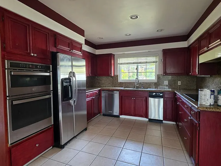 6437 Elmhurst Dr — Photo 2