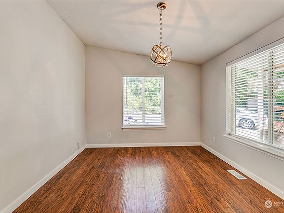 5th image of 10259 Yates Lane NW