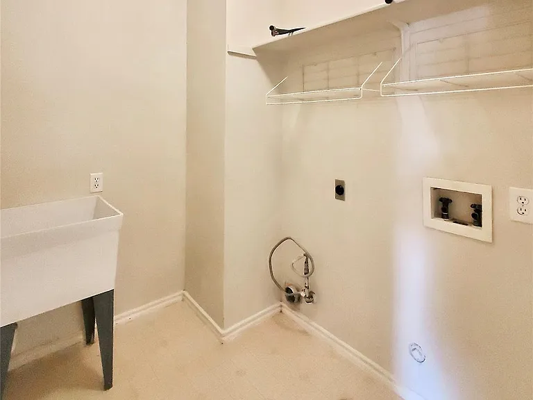 16715 Tomcat Dr — Photo 19