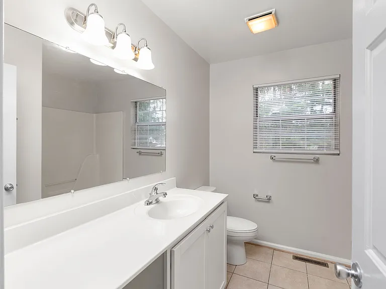 705 Ivy St #1 — Photo 11