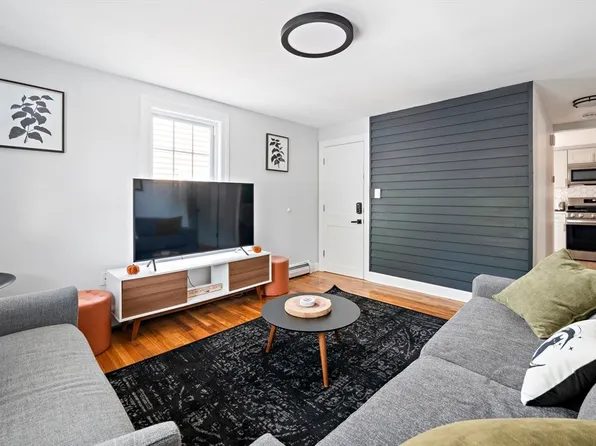 99 Mason St APT 1, Salem, MA 01970