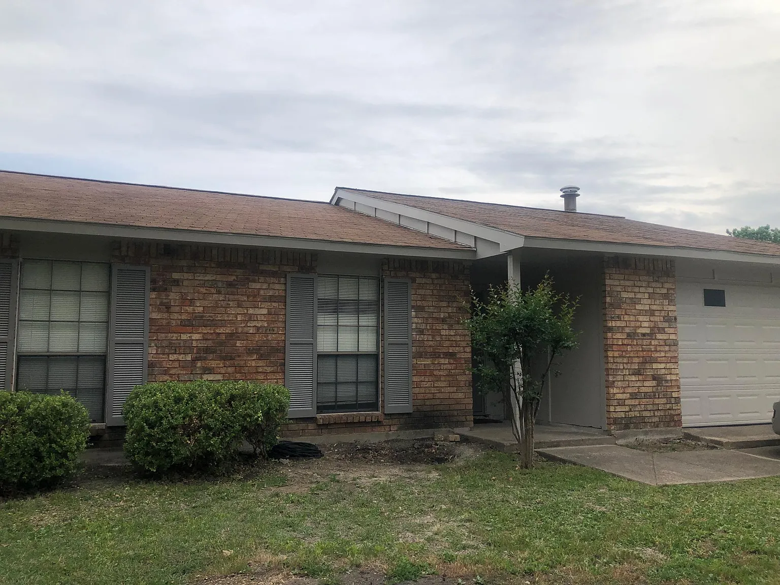 3 bed, 1379 sqft, $2,100 — Photo 2