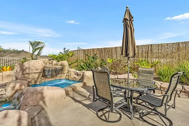 4 bed, 2056 sqft, $15,000 — Photo 3
