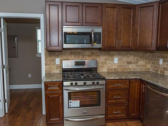 5th image of 809 Osceola St