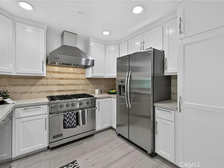 950 Cagney Ln #207 — Photo 4