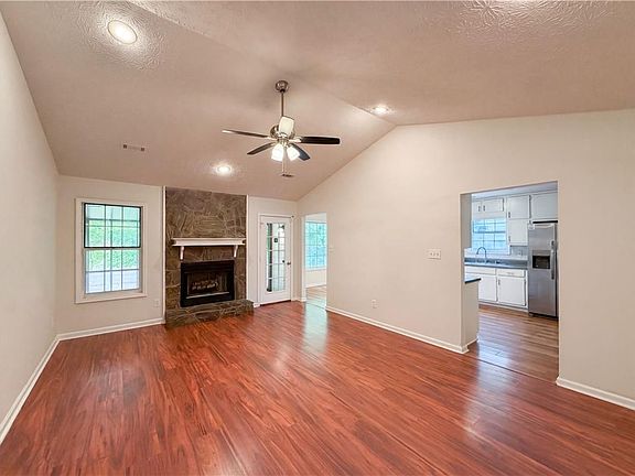 3rd image of 430 Cornwallis Way