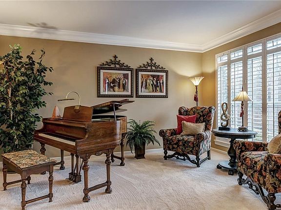 3rd image of 1619 Whispering Hollow Ct