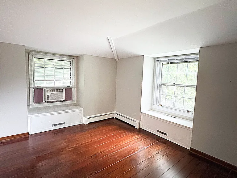 114 W Hillside Ave — Photo 18