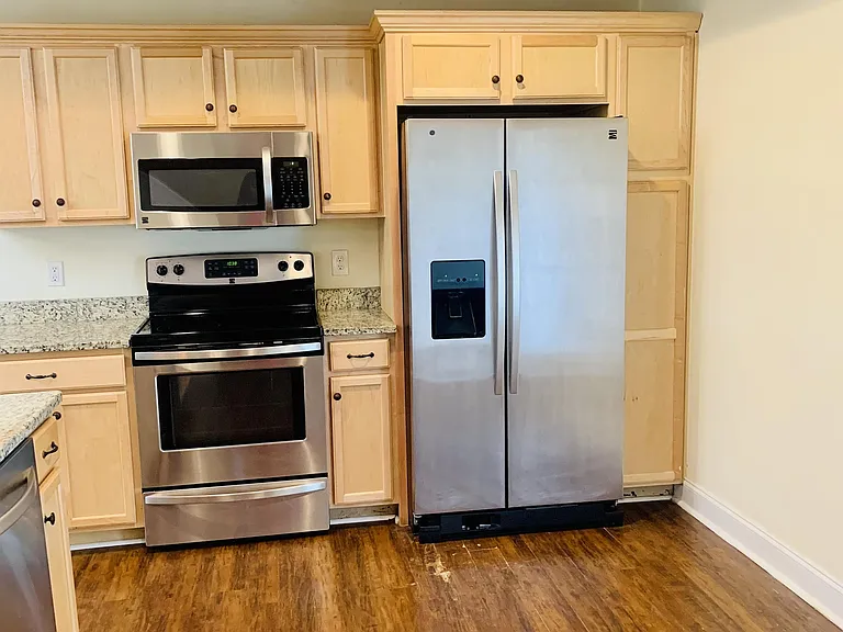 104 Capital St — Photo 11