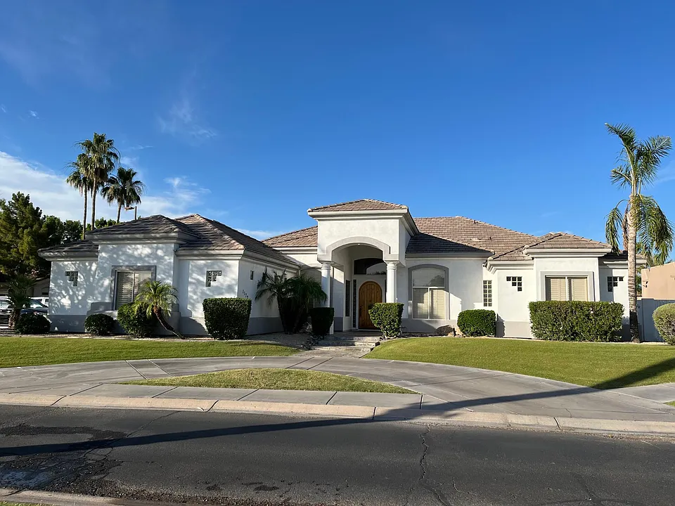 1172 W Island Dr