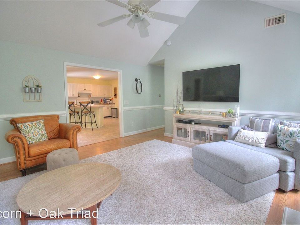 1st image of 105 Bradford Lake Ct