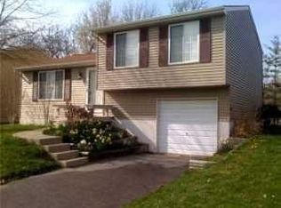 3820 Farm Brook Ln, Columbus, OH 43204