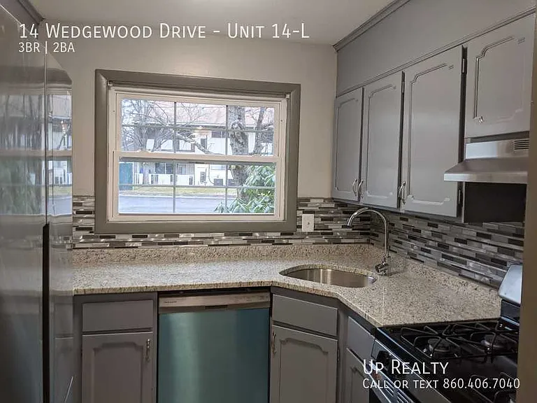 14 Wedgewood Dr #14-L — Photo 10