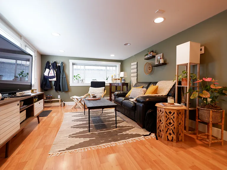 515 W McGraw St #B — Photo 5