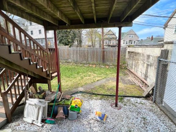 4th image of 22 Montrose St