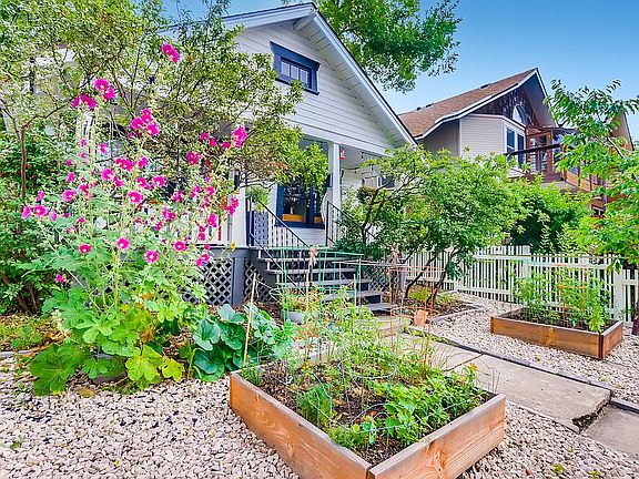 Front yard w/ veggie garden