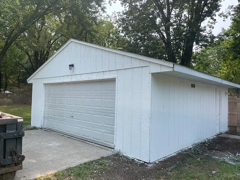 316 Bluff Ct — Photo 2