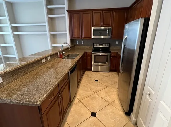 14629 SW 5th St, Pembroke Pines, FL 33027