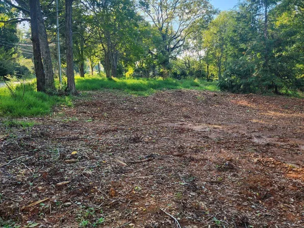 201 Lakeshore Dr, Hillsborough, NC 27278