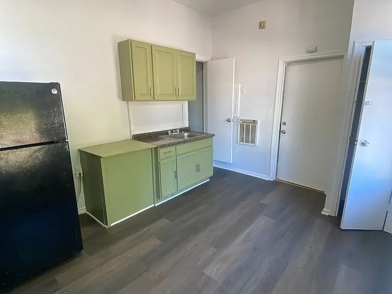 81 W Main St — Photo 10