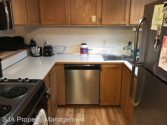 2nd image of 7336 W Lake Sammamish Pkwy NE