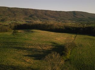 909 County Rd, Etowah, TN 37331