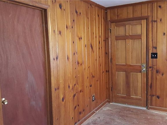 4th image of 4460 Meadow Dr