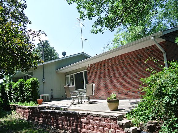 3rd image of 2240 N 76th St