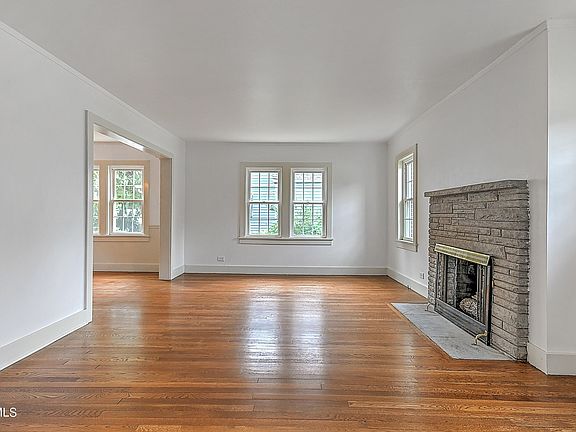 5th image of 1049 Wateree St