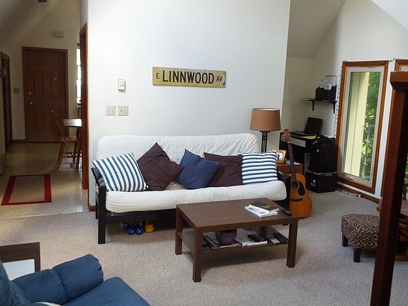 3rd image of 3120 N Cambridge Ave Unit A