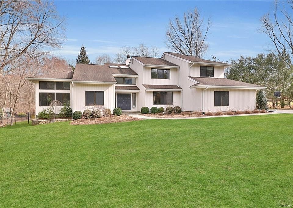 1st image of 4 Peppercorn Pl