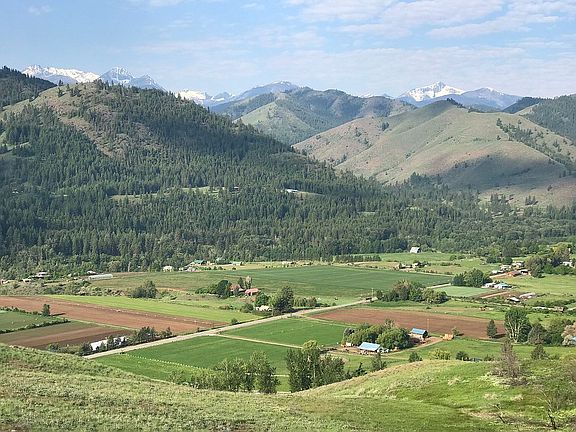 Beautiful Twisp River valley