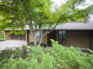 657 Startouch Dr, Eugene, OR 97405
